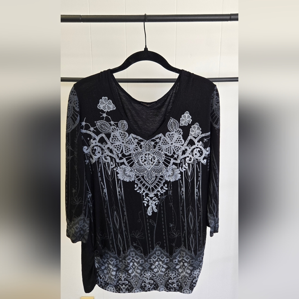 Vanilla Sugar Black and White Graphic 3/4 Sleeve Blouse